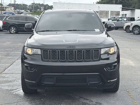 Used 2019 Jeep Grand Cherokee Altitude RWD image 2