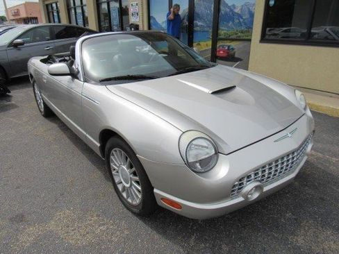 Used 2005 Ford Thunderbird Deluxe RWD image 2