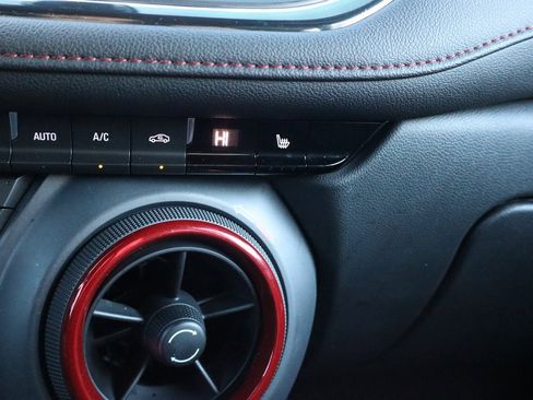 Used 2021 Chevrolet Blazer RS image 12