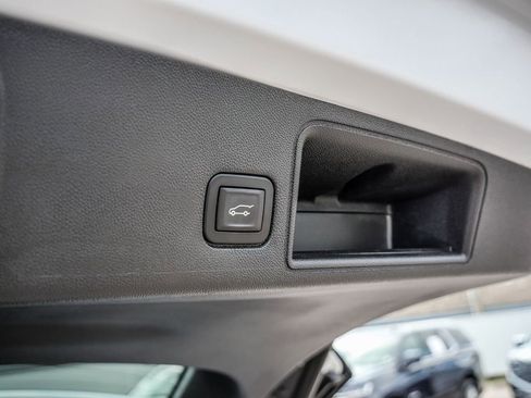 Used 2019 GMC Terrain Denali w/ Advanced Safety Package image 13