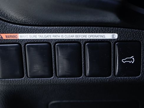 Used 2019 Mitsubishi Outlander SEL image 20