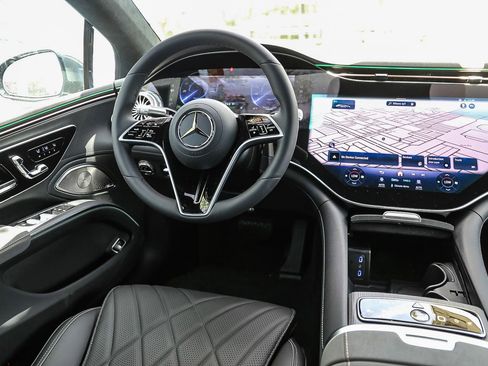 Used 2024 Mercedes-Benz EQS 580 4MATIC Sedan image 18