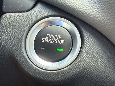 Used 2022 Chevrolet Equinox LT FWD image 29