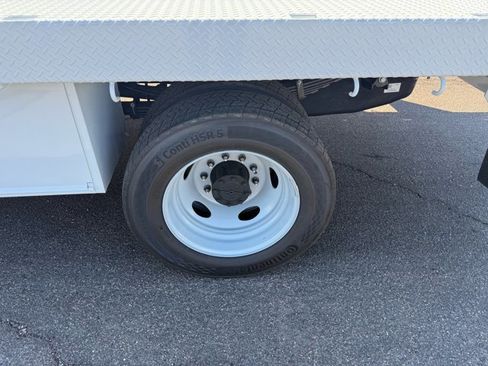 New 2025 Ford F550 XL 12Ft Scelzi Flat Bed image 19