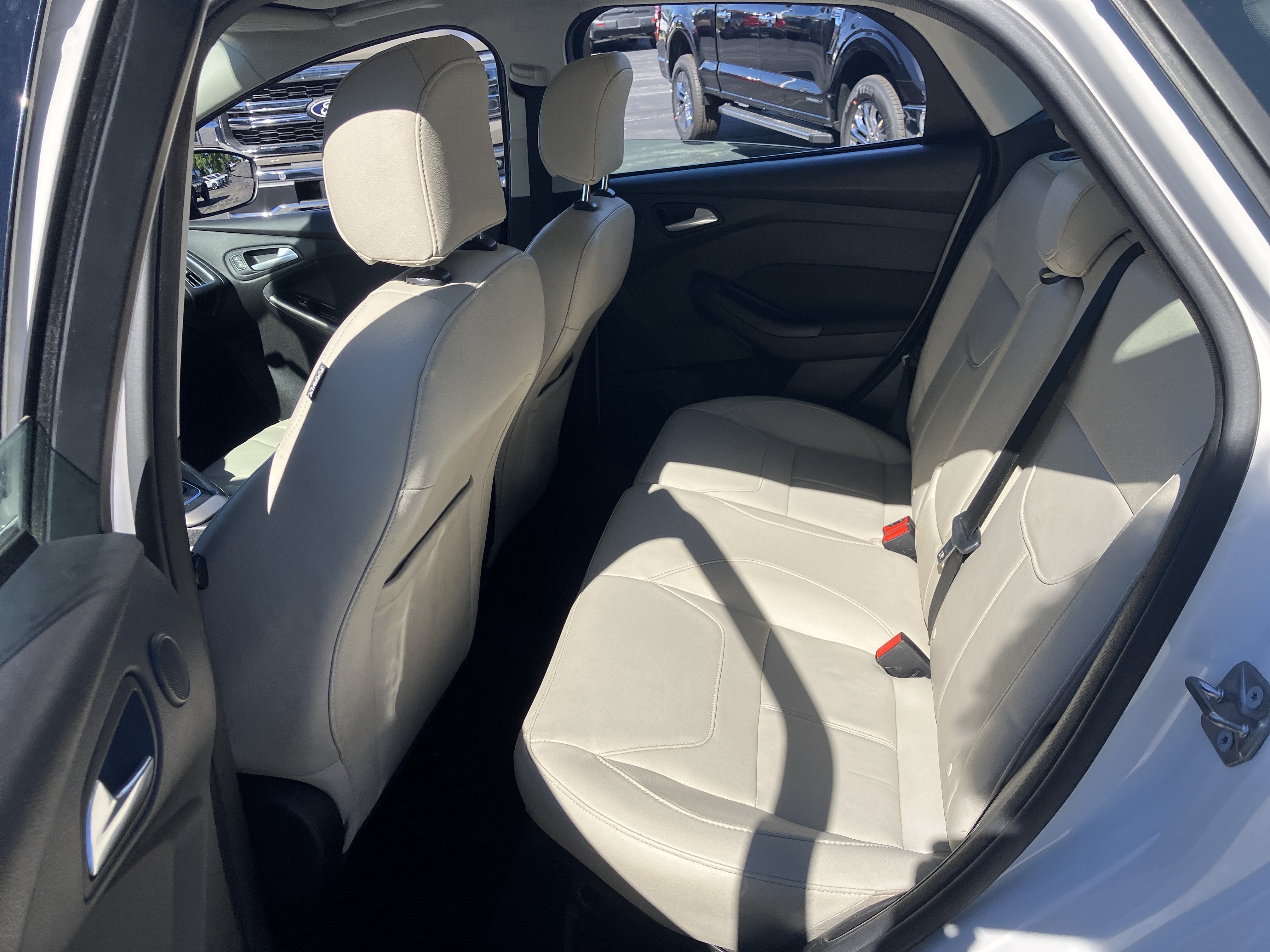 Used 2018 Ford Focus Titanium FWD image 17
