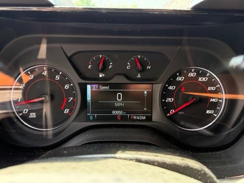 Used 2018 Chevrolet Camaro LT RWD image 7