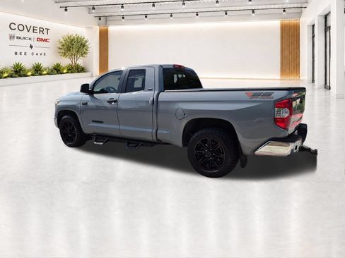 Used 2019 Toyota Tundra SR5 w/ SR5 Upgrade Package RWD image 9