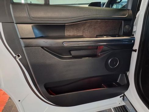 Used 2019 Ford Expedition Max Limited image 16