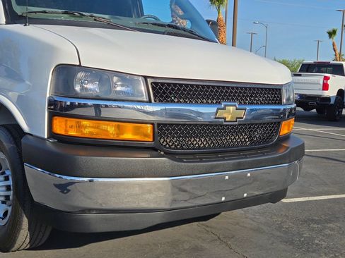 Used 2024 Chevrolet Express 2500 w/ Driver Convenience Package RWD image 8