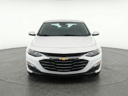 Used 2024 Chevrolet Malibu LT image 2