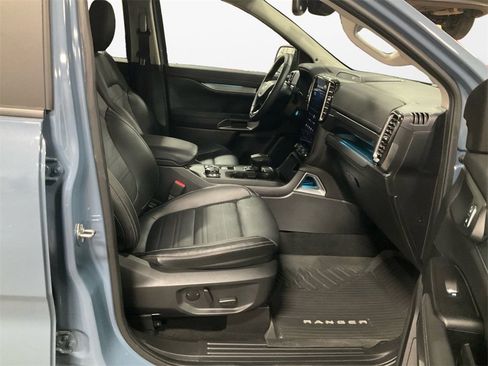 Used 2024 Ford Ranger Lariat w/ FX4 Off-Road Package image 9