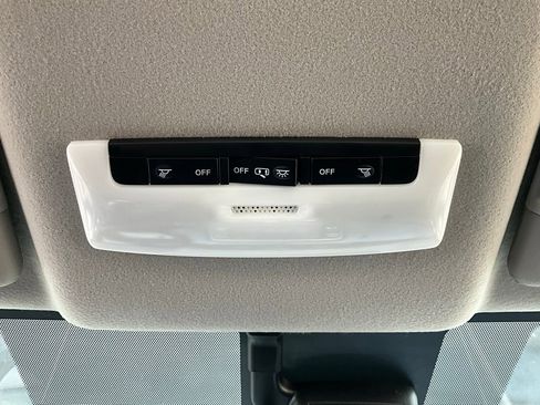 Used 2025 Nissan Versa SV image 16