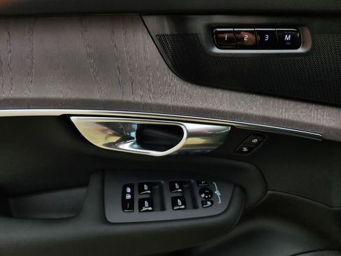 New 2026 Volvo XC90 B6 Ultra w/ Protection Package AWD/4WD image 16