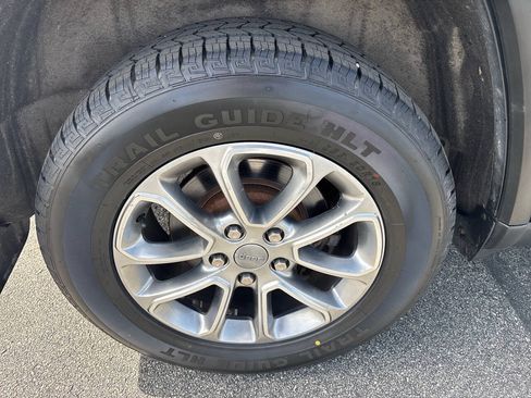 Used 2014 Jeep Grand Cherokee Limited AWD/4WD image 23