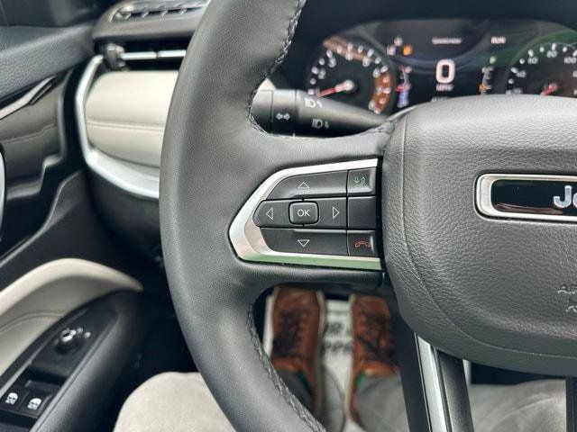 Certified 2025 Jeep Compass Limited AWD/4WD image 21