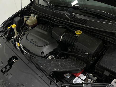 Used 2020 Chrysler Pacifica Touring-L w/ Advanced Safetytec Group image 28