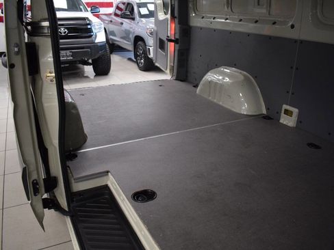 Used 2017 Mercedes-Benz Sprinter 2500 image 48