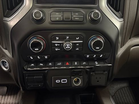Used 2020 Chevrolet Silverado 1500 LTZ w/ LTZ Premium Package AWD/4WD image 21