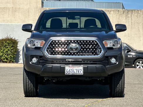 Used 2019 Toyota Tacoma TRD Off-Road w/ Technology Package image 10