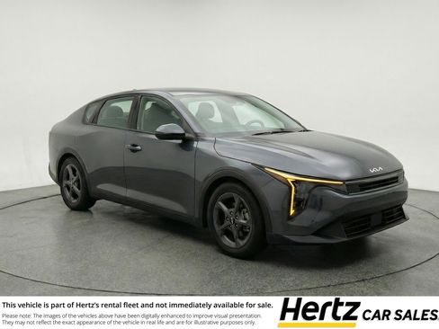 Used 2025 Kia K4 LXS image 1