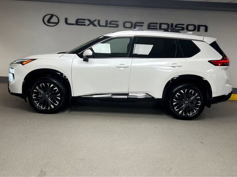 Used 2026 Nissan Rogue Platinum w/ Platinum Premium Package AWD/4WD image 4