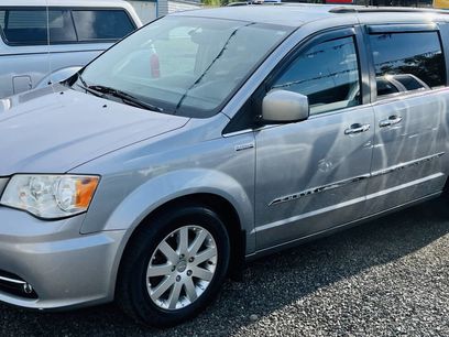 Used 2014 Chrysler Town & Country Touring w/ Mopar Premium Addition Group