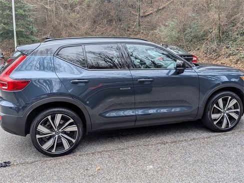 Used 2022 Volvo XC40 P8 Recharge Ultimate image 8