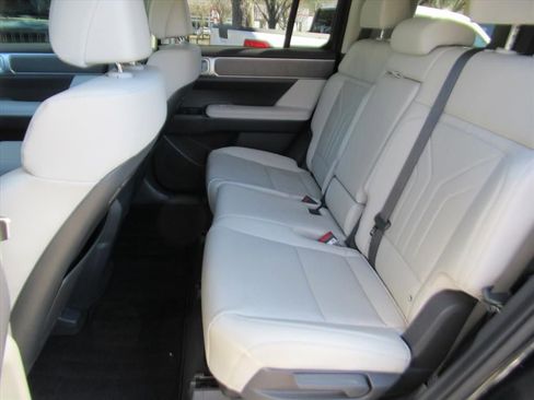 Used 2025 Hyundai Santa Fe SEL image 27