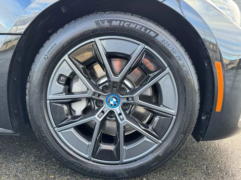 Used 2023 BMW i4 eDrive40 image 18