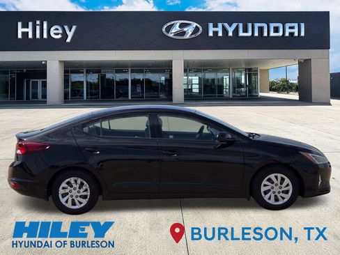 Used 2020 Hyundai Elantra SE FWD image 3