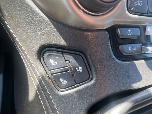 Used 2019 GMC Yukon XL Denali image 31