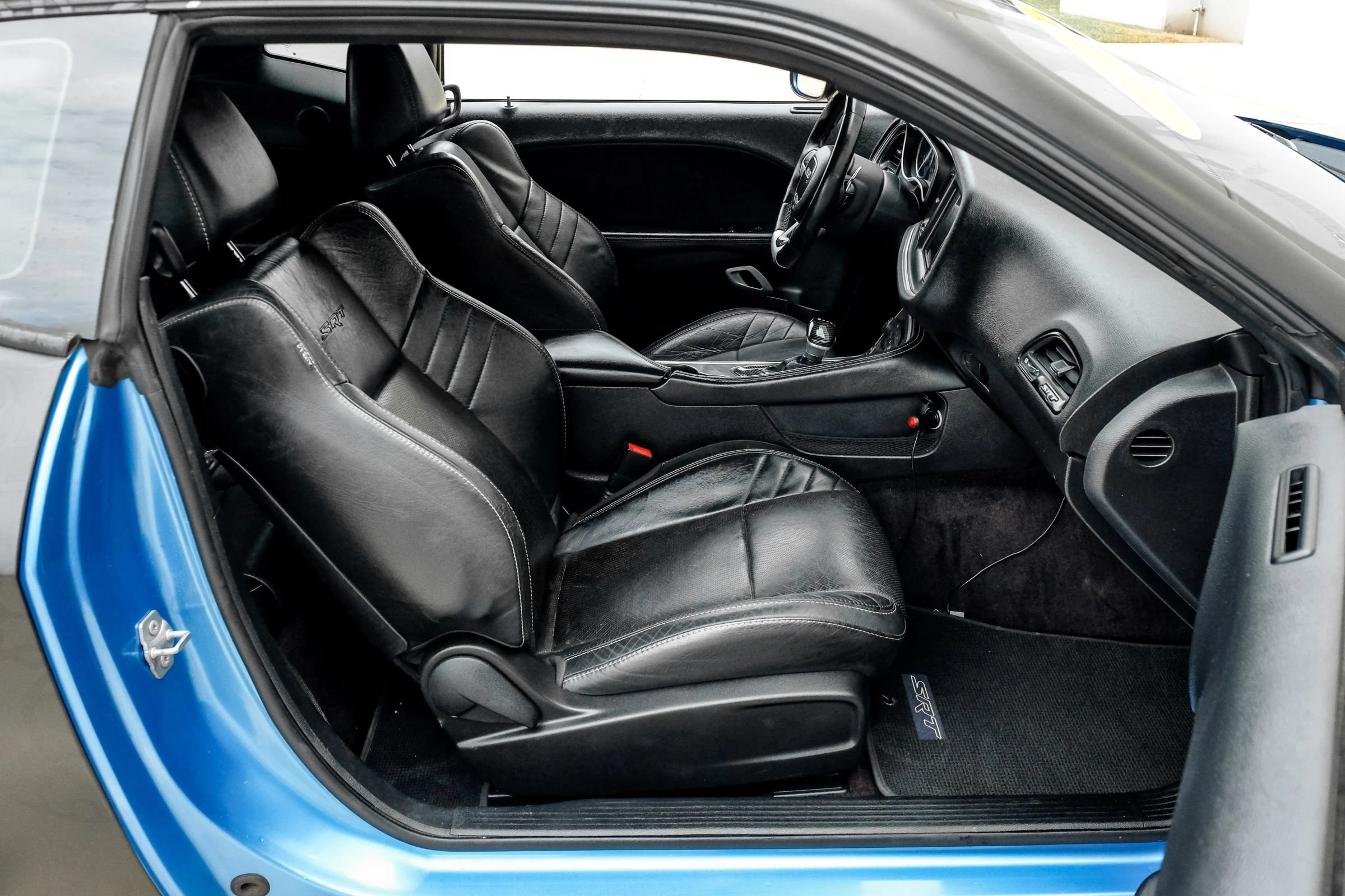 Used 2016 Dodge Challenger SRT w/ Technology Group RWD image 38