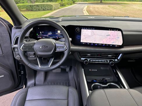 Used 2025 Chevrolet Tahoe Z71 w/ Comfort Package image 42