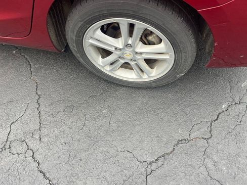 Used 2018 Chevrolet Cruze LT w/ LPO, Black Nameplate Package image 31