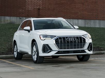 Certified 2025 Audi Q3 2.0T Premium w/ Convenience Package