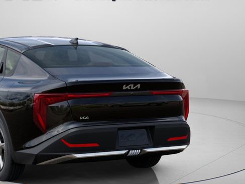 New 2026 Kia K4 LXS image 6