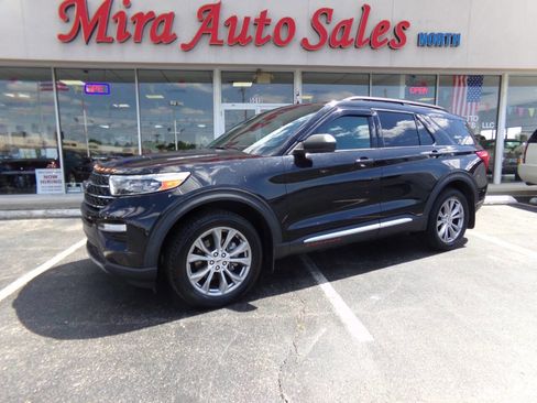 Used 2020 Ford Explorer XLT w/ Equipment Group 202A AWD/4WD image 62