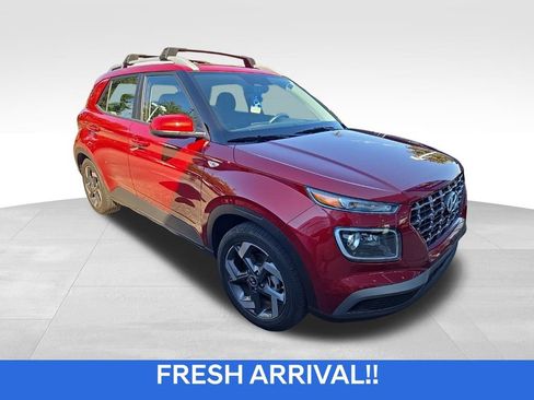 Used 2023 Hyundai Venue Limited FWD image 1