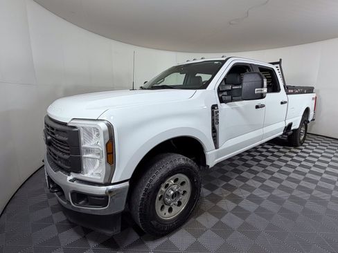 Used 2024 Ford F250 XL w/ FX4 Off-Road Package AWD/4WD image 2