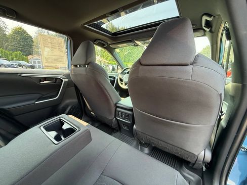 Used 2024 Toyota RAV4 SE w/ Convenience Package AWD/4WD image 23
