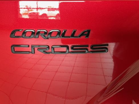 Used 2024 Toyota Corolla Cross AWD Hybrid w/ Convenience Package image 46