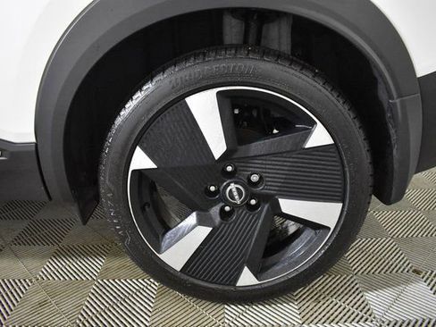 Certified 2025 Nissan Kicks SR image 39