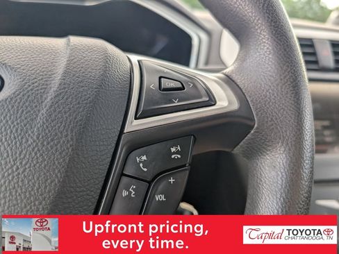 Used 2014 Ford Fusion SE FWD image 16