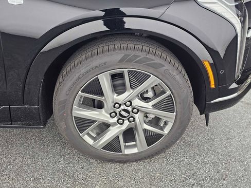 New 2026 Cadillac Optiq Luxury 1 image 9