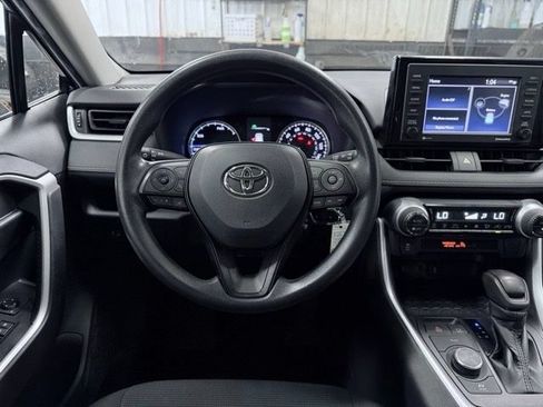 Used 2021 Toyota RAV4 LE w/ Carpet Mat Package (TMS) AWD/4WD image 24