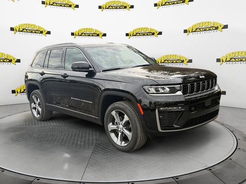 New 2026 Jeep Grand Cherokee Limited w/ Luxury Tech Group II RWD image 7