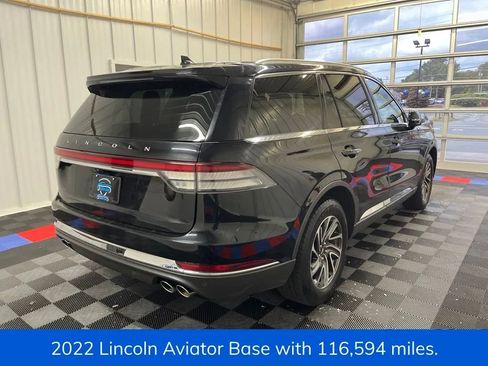 Used 2022 Lincoln Aviator AWD image 3