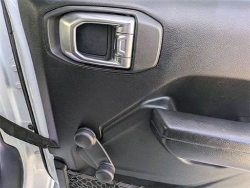 Used 2018 Jeep Wrangler Unlimited Sport image 28