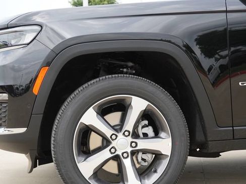 New 2025 Jeep Grand Cherokee L Limited w/ Luxury Tech Group II AWD/4WD image 5