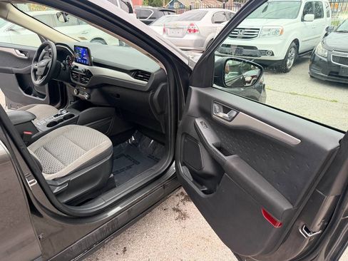 Used 2020 Ford Escape SE FWD image 16